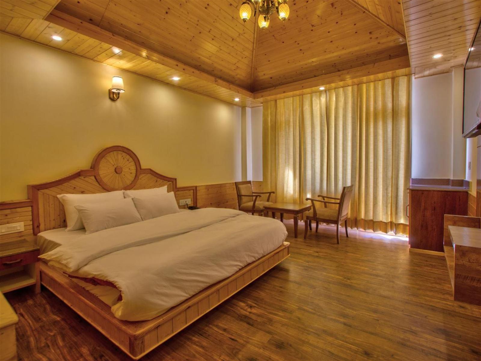 Golden Peak Manali Hotel Eksteriør billede